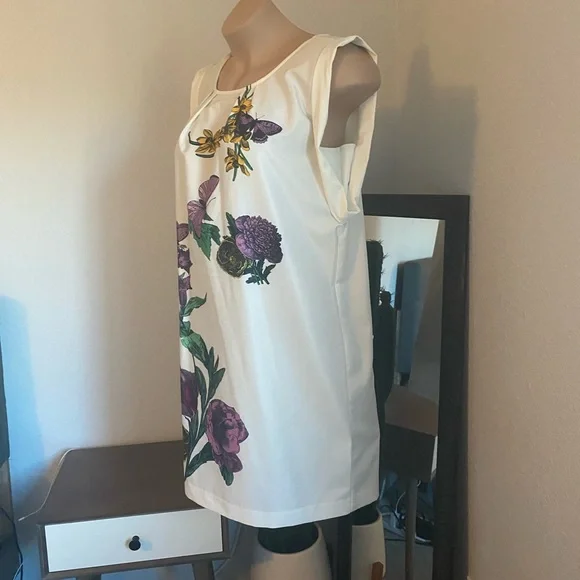 White & Floral/butterfly satin cocktail dress - Picture 2 of 8